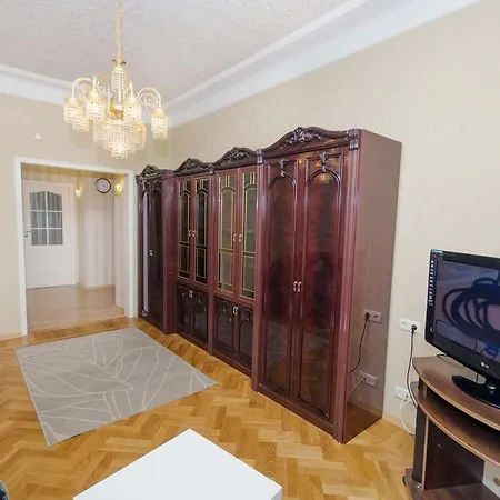 Molnar Volodarskogo 18 * Minsk